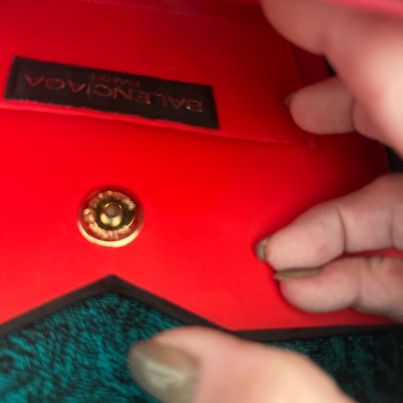 Balenciaga - Picture 1 of 5
